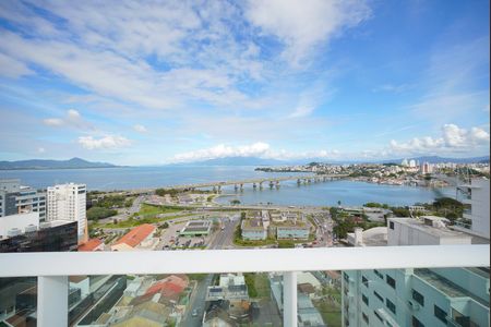 Apartamento para alugar com 300m², 2 quartos e 1 vagaVista da Piscina