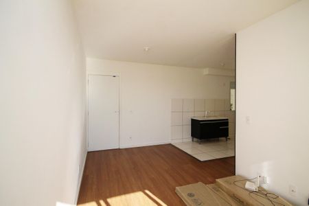 Sala de apartamento para alugar com 2 quartos, 49m² em Lajeado, Cotia
