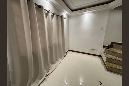 Casa para alugar com 150m², 5 quartos e 1 vaga Casa para alugar com 150m², 5 quartos e 1 vagaSala