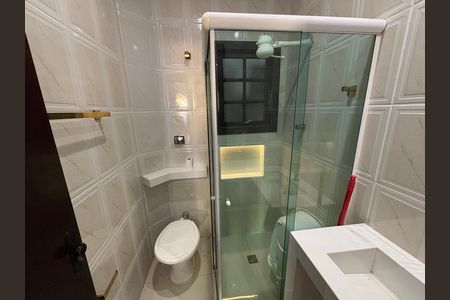 Casa para alugar com 150m², 5 quartos e 1 vaga Casa para alugar com 150m², 5 quartos e 1 vagaBanheiro da Suíte 1