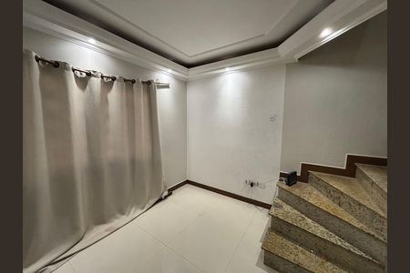 Sala de casa para alugar com 4 quartos, 250m² em Jardim Popular, São Paulo