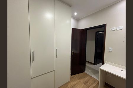 Casa para alugar com 150m², 5 quartos e 1 vaga Casa para alugar com 150m², 5 quartos e 1 vagaQuarto 2