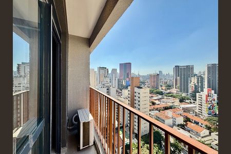 Varanda  de kitnet/studio para alugar com 1 quarto, 24m² em Pinheiros, São Paulo
