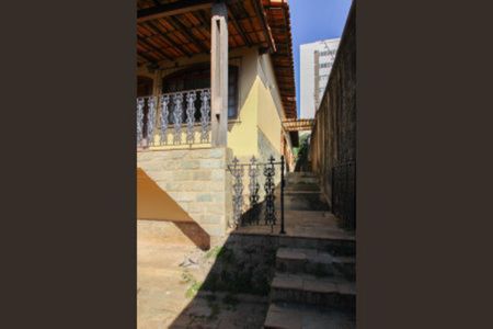 Casa à venda com 180m², 2 quartos e 2 vagas