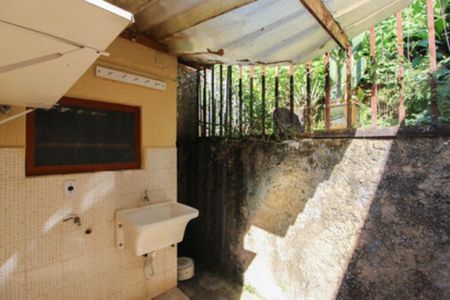 Casa à venda com 180m², 2 quartos e 2 vagas