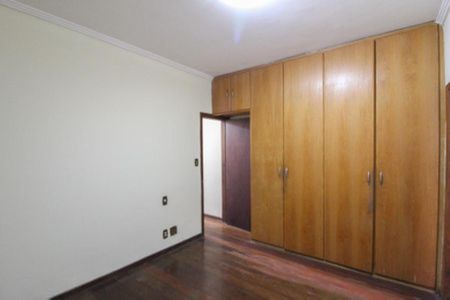 Casa à venda com 180m², 2 quartos e 2 vagas
