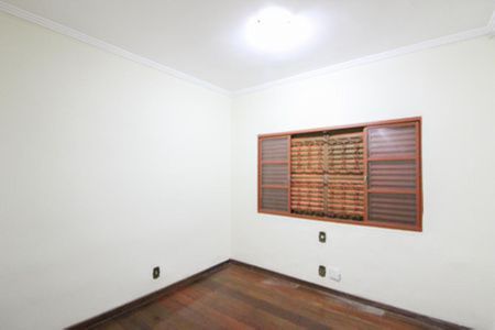Casa à venda com 180m², 2 quartos e 2 vagas
