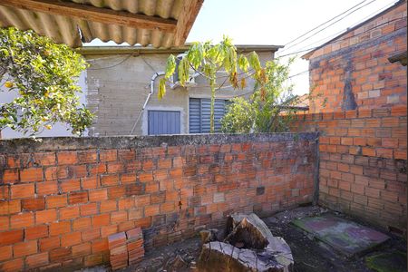 Pátio fundos de casa à venda com 2 quartos, 55m² em Cavalhada, Porto Alegre