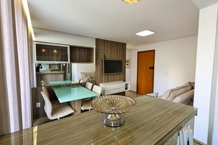 Apartamento para alugar com 64m², 2 quartos e 2 vagasSala