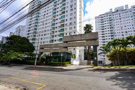Apartamento para alugar com 64m², 2 quartos e 2 vagasFachada e portaria