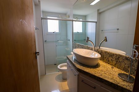 Apartamento para alugar com 64m², 2 quartos e 2 vagasBanheiro social
