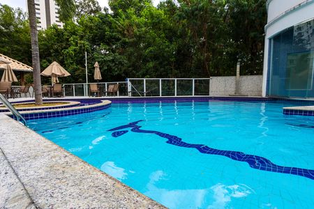 Apartamento para alugar com 64m², 2 quartos e 2 vagasÁrea comum - Piscina