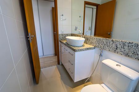 Apartamento para alugar com 64m², 2 quartos e 2 vagasBanheiro da Suíte