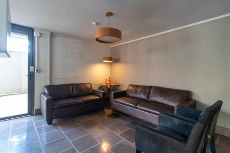 Apartamento à venda com 80m², 3 quartos e sem vaga Apartamento à venda com 80m², 3 quartos e sem vagaHall social