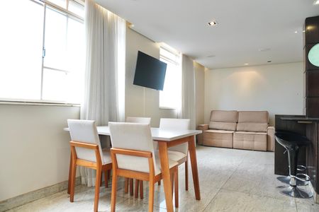 Sala de apartamento à venda com 2 quartos, 66m² em São Lucas, Belo Horizonte