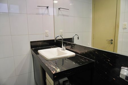 Apartamento à venda com 66m², 2 quartos e 1 vaga Apartamento à venda com 66m², 2 quartos e 1 vagaBanheiro Social