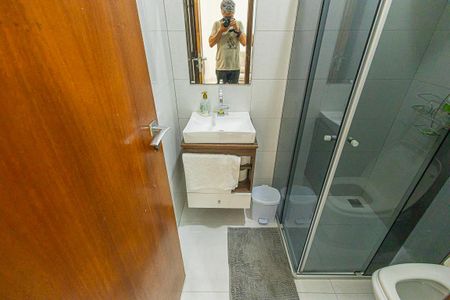 banheiro de kitnet/studio para alugar com 1 quarto, 40m² em Jardim Guanabara, Belo Horizonte