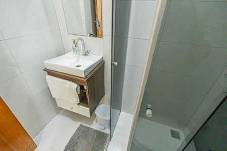 banheiro de kitnet/studio para alugar com 1 quarto, 40m² em Jardim Guanabara, Belo Horizonte