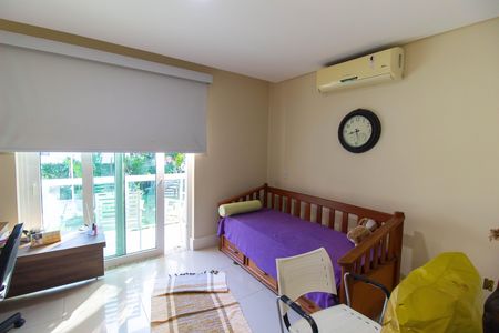 Casa de condomínio à venda com 582m², 4 quartos e 5 vagas