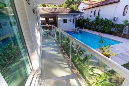 Casa de condomínio à venda com 582m², 4 quartos e 5 vagas