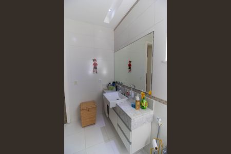Casa de condomínio à venda com 582m², 4 quartos e 5 vagas