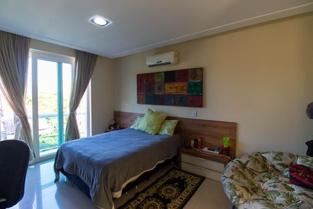 Casa de condomínio à venda com 582m², 4 quartos e 5 vagas