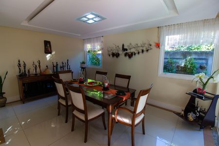 Casa de Condomínio à venda com 4 quartos, 582m² em Santo Antônio, Niterói