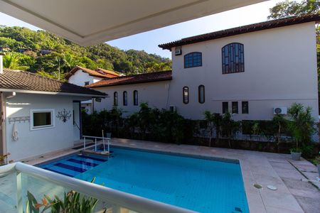 Casa de condomínio à venda com 582m², 4 quartos e 5 vagas