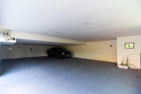Casa de condomínio à venda com 582m², 4 quartos e 5 vagas