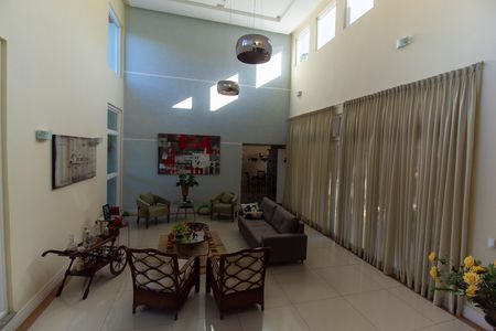 Casa de condomínio à venda com 582m², 4 quartos e 5 vagas