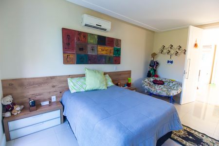 Casa de condomínio à venda com 582m², 4 quartos e 5 vagas