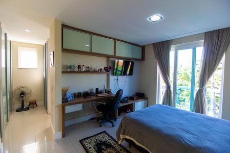 Casa de condomínio à venda com 582m², 4 quartos e 5 vagas