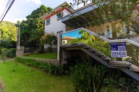 Casa de condomínio à venda com 582m², 4 quartos e 5 vagas