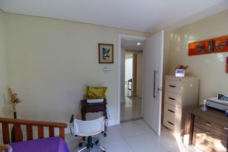 Casa de condomínio à venda com 582m², 4 quartos e 5 vagas