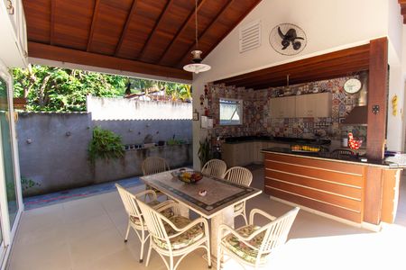Casa de Condomínio à venda com 4 quartos, 582m² em Santo Antônio, Niterói