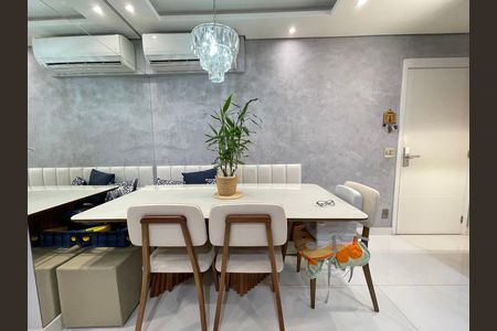 Sala de apartamento à venda com 2 quartos, 66m² em Caxingui, São Paulo