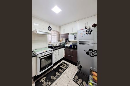 Cozinha de casa à venda com 2 quartos, 100m² em Jardim Santa Cruz, São Paulo
