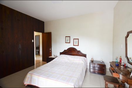 Casa à venda com 1500m², 5 quartos e 5 vagas