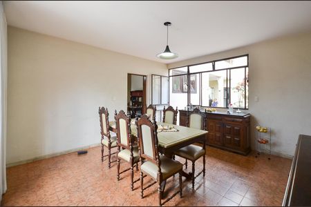 Casa à venda com 1500m², 5 quartos e 5 vagas