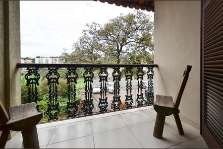 Casa para alugar com 5 quartos, 1500m² em São Francisco, Belo Horizonte