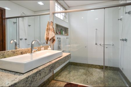 Casa à venda com 1500m², 5 quartos e 5 vagas