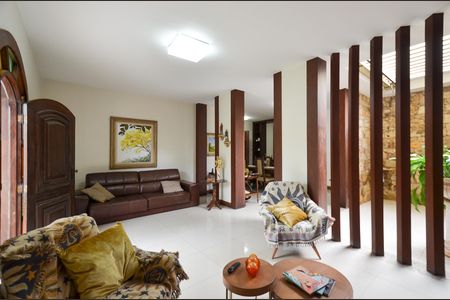 Casa à venda com 5 quartos, 500m² em São Francisco, Belo Horizonte