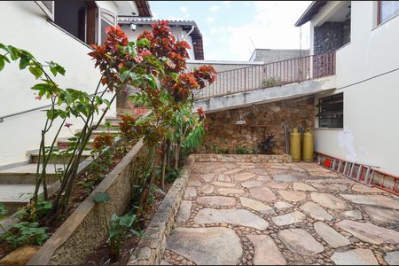 Casa à venda com 1500m², 5 quartos e 5 vagas