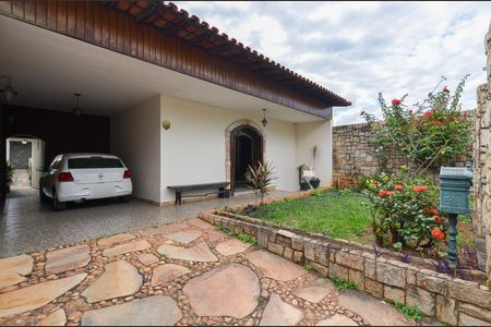 Casa à venda com 1500m², 5 quartos e 5 vagas