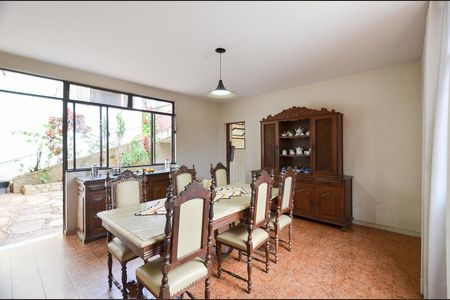 Casa à venda com 1500m², 5 quartos e 5 vagas