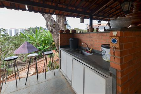 Casa à venda com 1500m², 5 quartos e 5 vagas