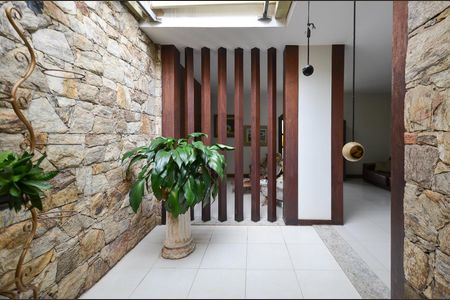 Casa à venda com 1500m², 5 quartos e 5 vagas