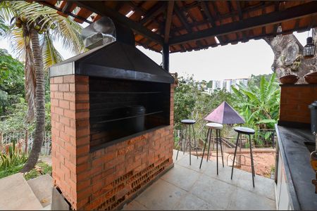 Casa à venda com 1500m², 5 quartos e 5 vagas