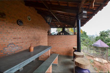 Casa para alugar com 5 quartos, 1500m² em São Francisco, Belo Horizonte