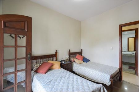 Casa para alugar com 5 quartos, 1500m² em São Francisco, Belo Horizonte